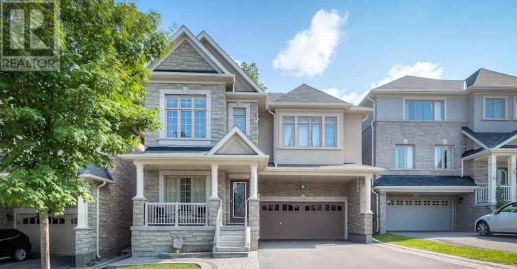 BSMT-243 Gord Clelland Gate, Newmarket, ON, L3X 0G1