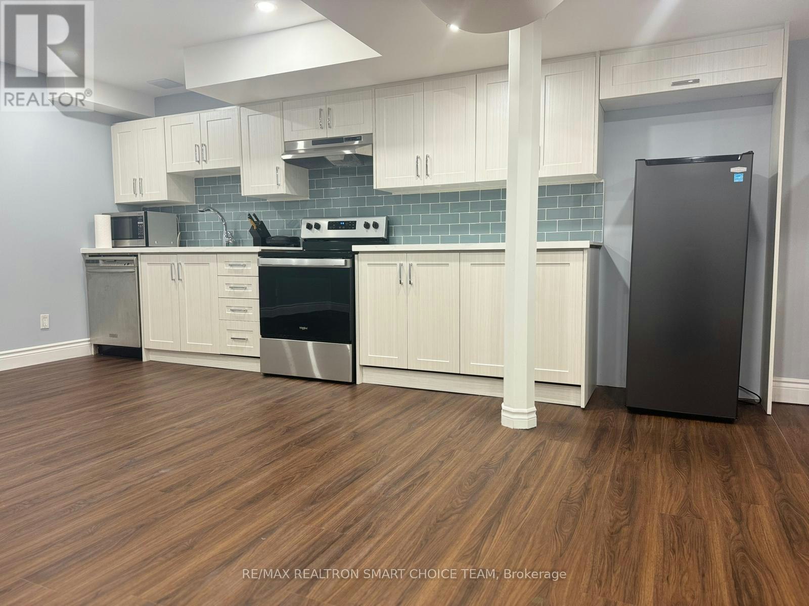 BSMT-243 Gord Clelland Gate, Newmarket, ON, L3X 0G1 - 13