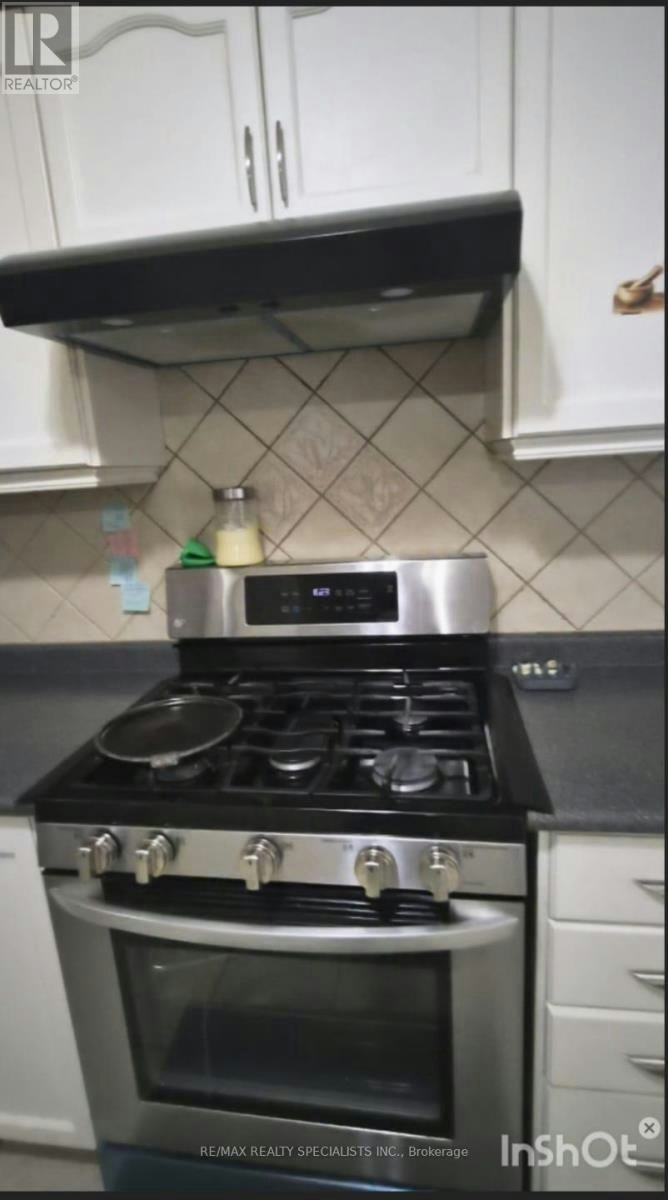 22 Streamside Lane, Brampton, ON, L6R 2A9 - 11