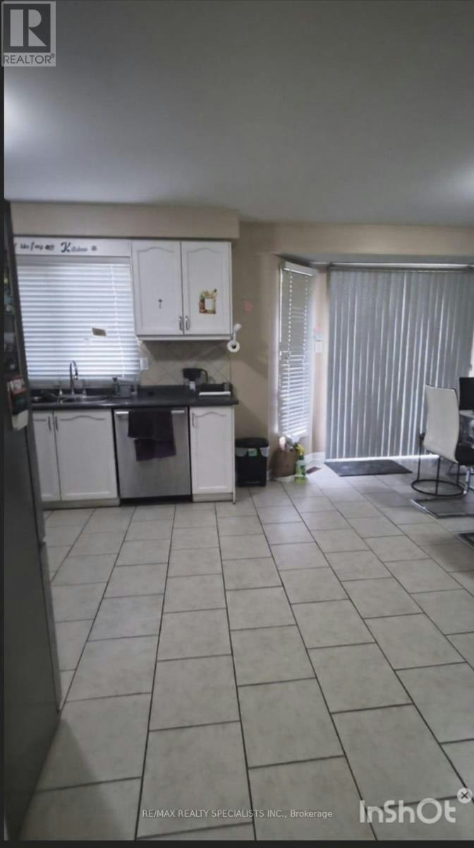22 Streamside Lane, Brampton, ON, L6R 2A9 - 12