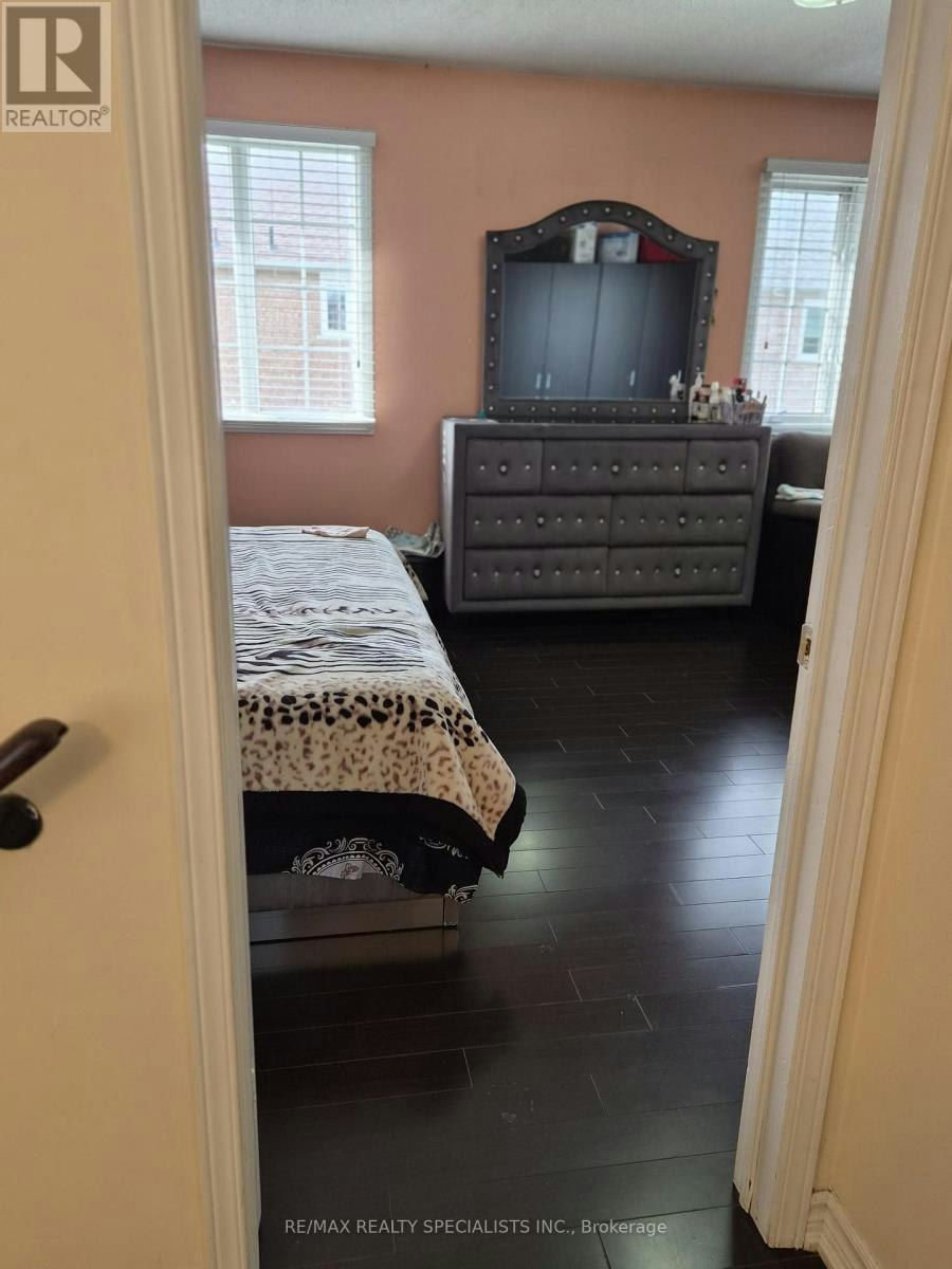 22 Streamside Lane, Brampton, ON, L6R 2A9 - 16