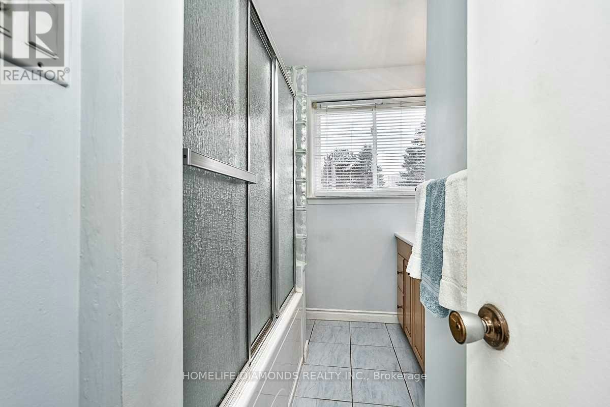35 Edenborough Drive, Brampton, ON, L6T 2A2 - 14