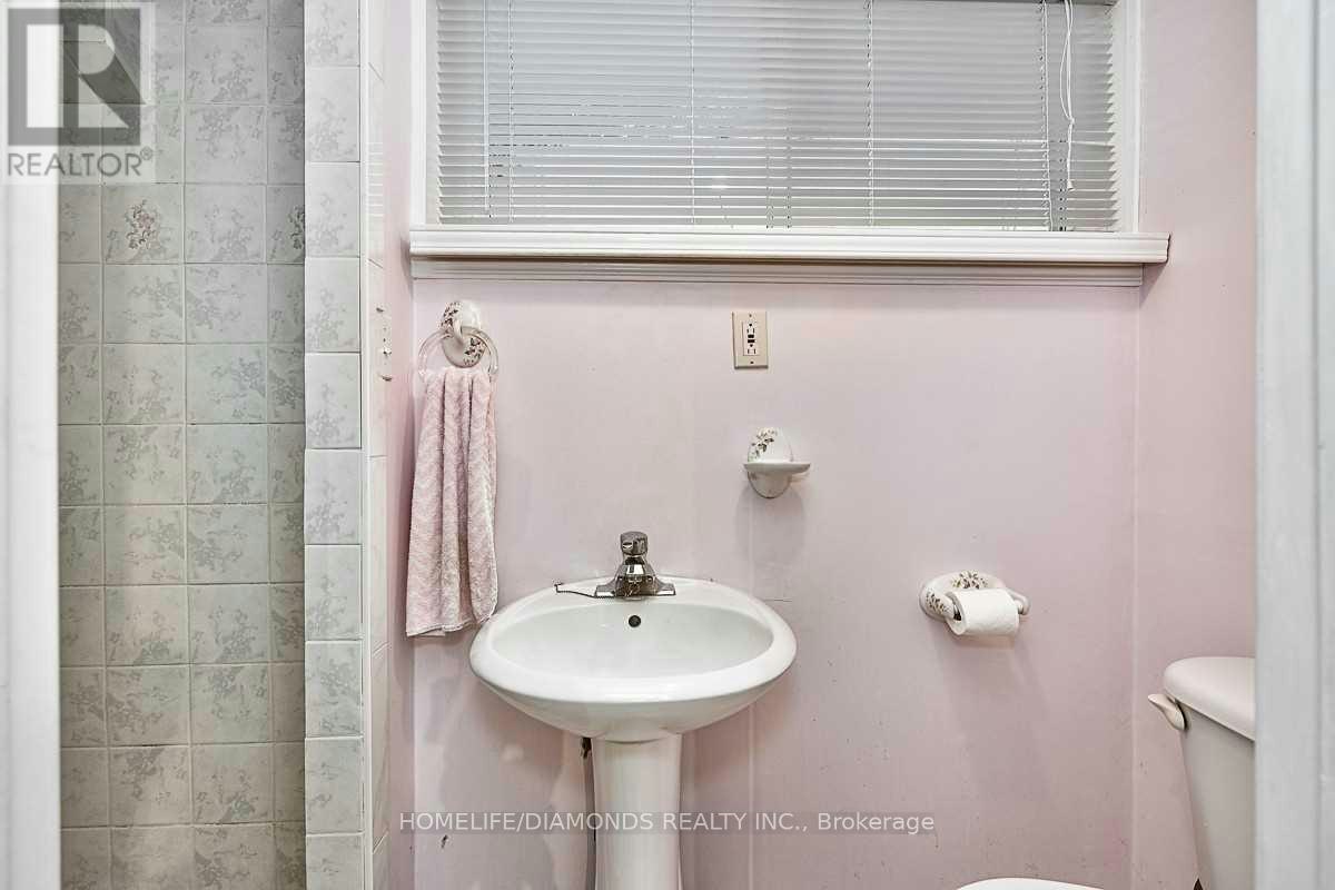 35 Edenborough Drive, Brampton, ON, L6T 2A2 - 18