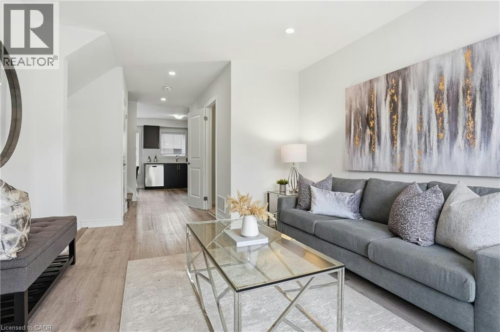 32 Radison Lane, Hamilton, ON, L8H 0B5 - 6