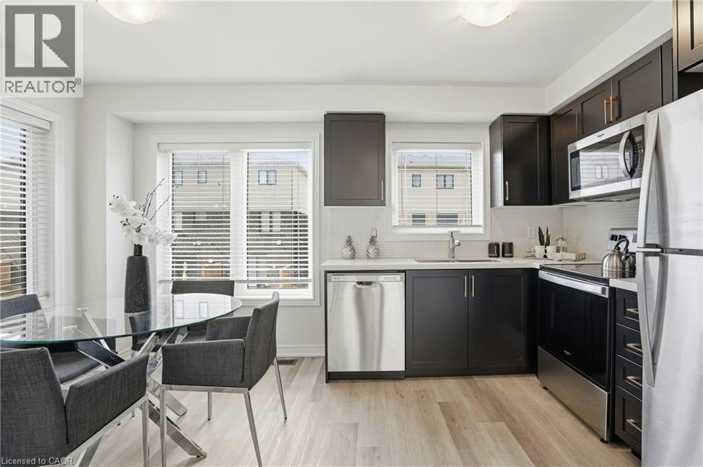 32 Radison Lane, Hamilton, ON, L8H 0B5 - 8