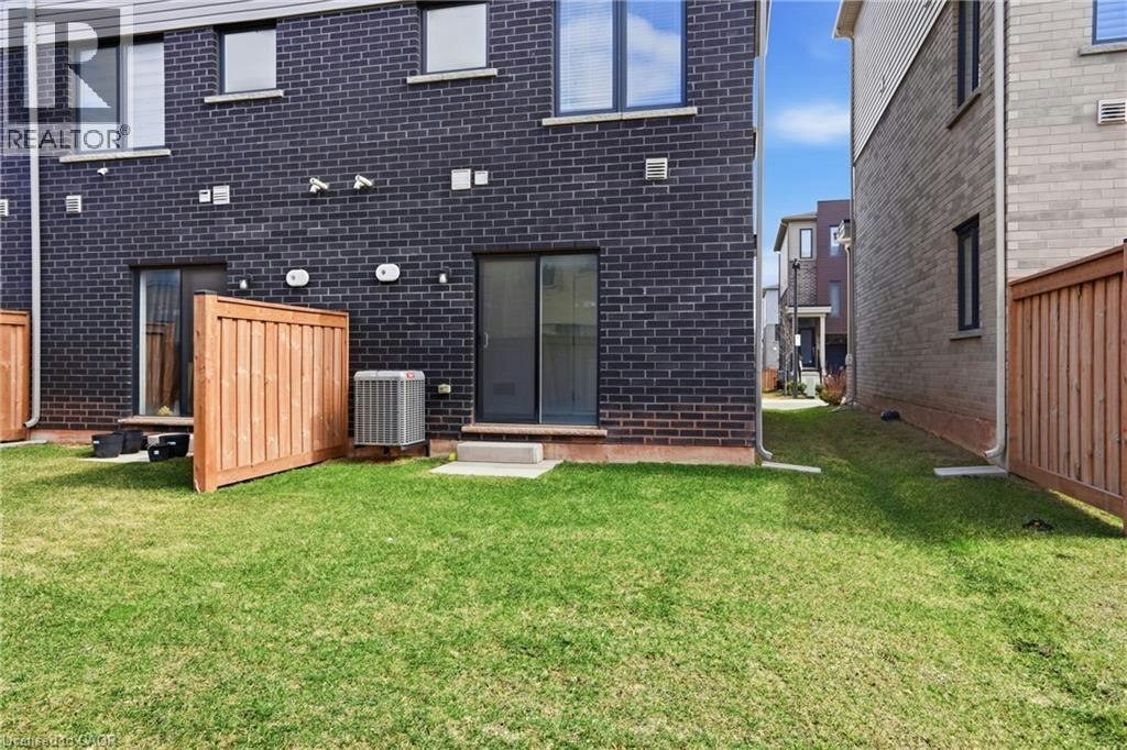 32 Radison Lane, Hamilton, ON, L8H 0B5 - 26