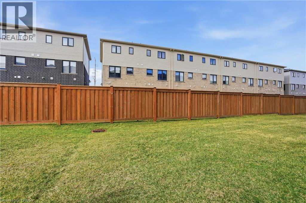 32 Radison Lane, Hamilton, ON, L8H 0B5 - 27