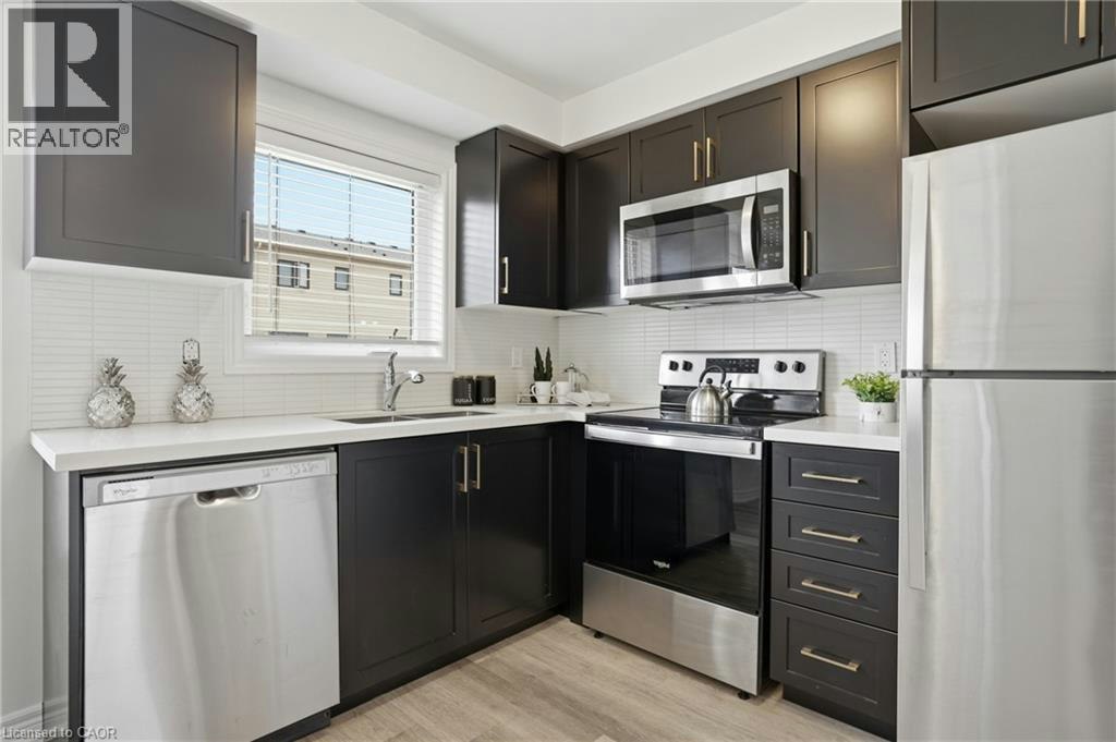 32 Radison Lane, Hamilton, ON, L8H 0B5 - 11