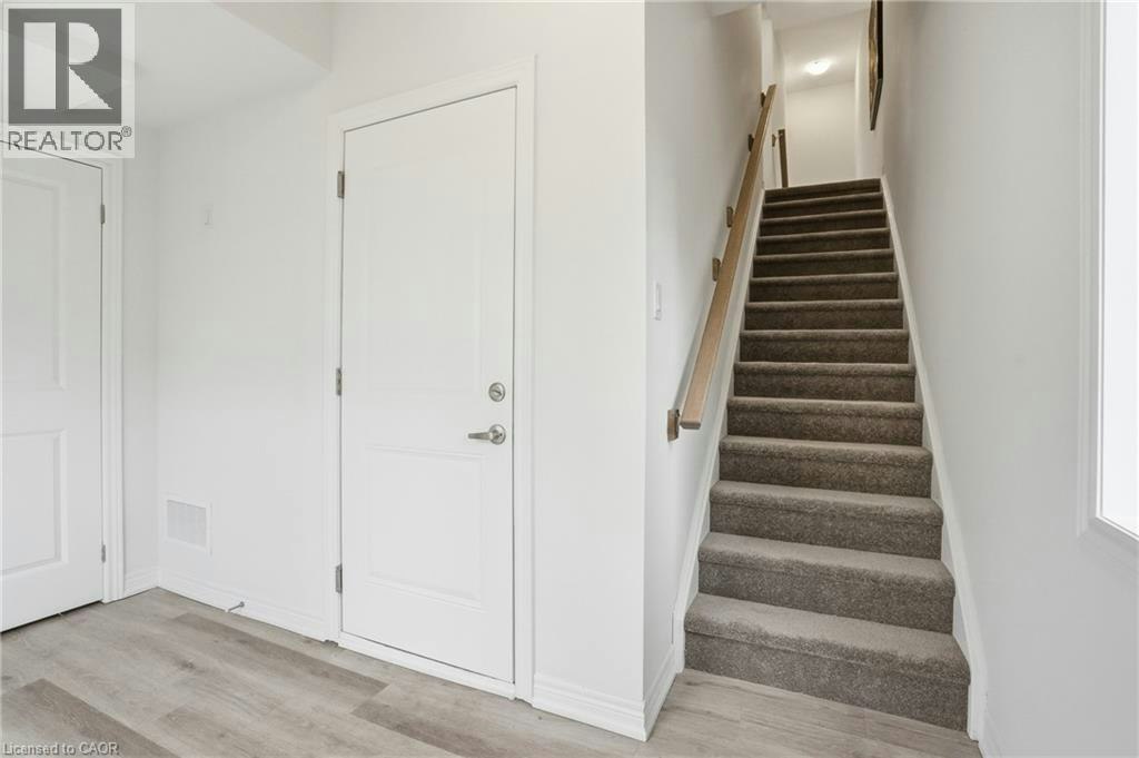 32 Radison Lane, Hamilton, ON, L8H 0B5 - 23