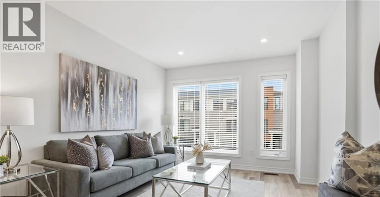 32 Radison Lane, Hamilton, ON, L8H 0B5 - 4