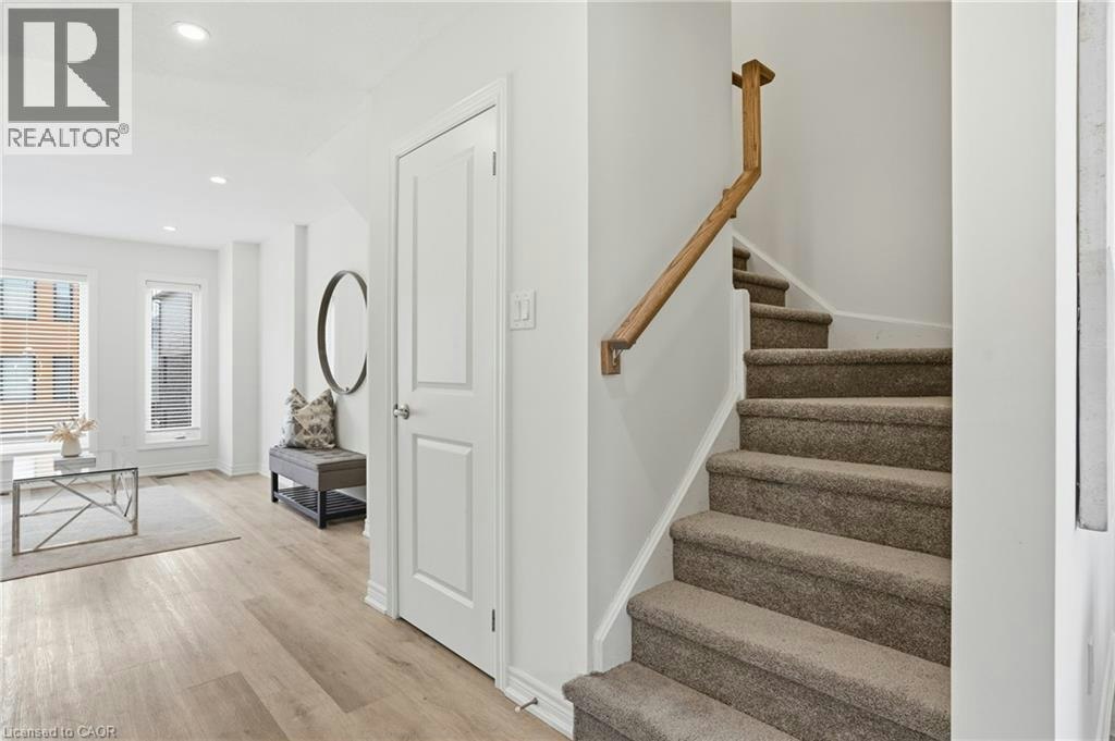 32 Radison Lane, Hamilton, ON, L8H 0B5 - 14