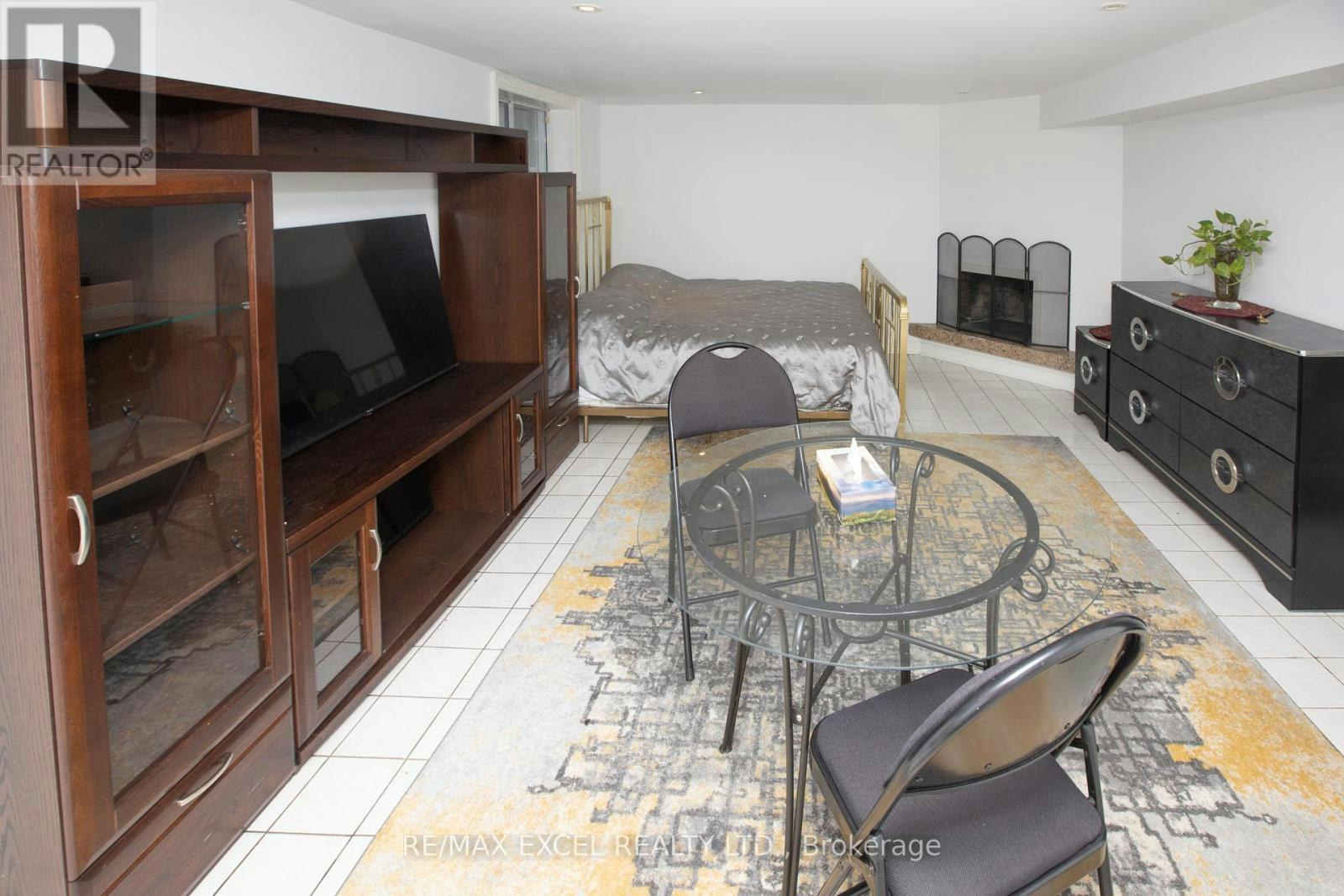 BACHLOR-BASEMENT-387 Crosby Avenue, Richmond Hill, ON, L4C 2R8 - 7