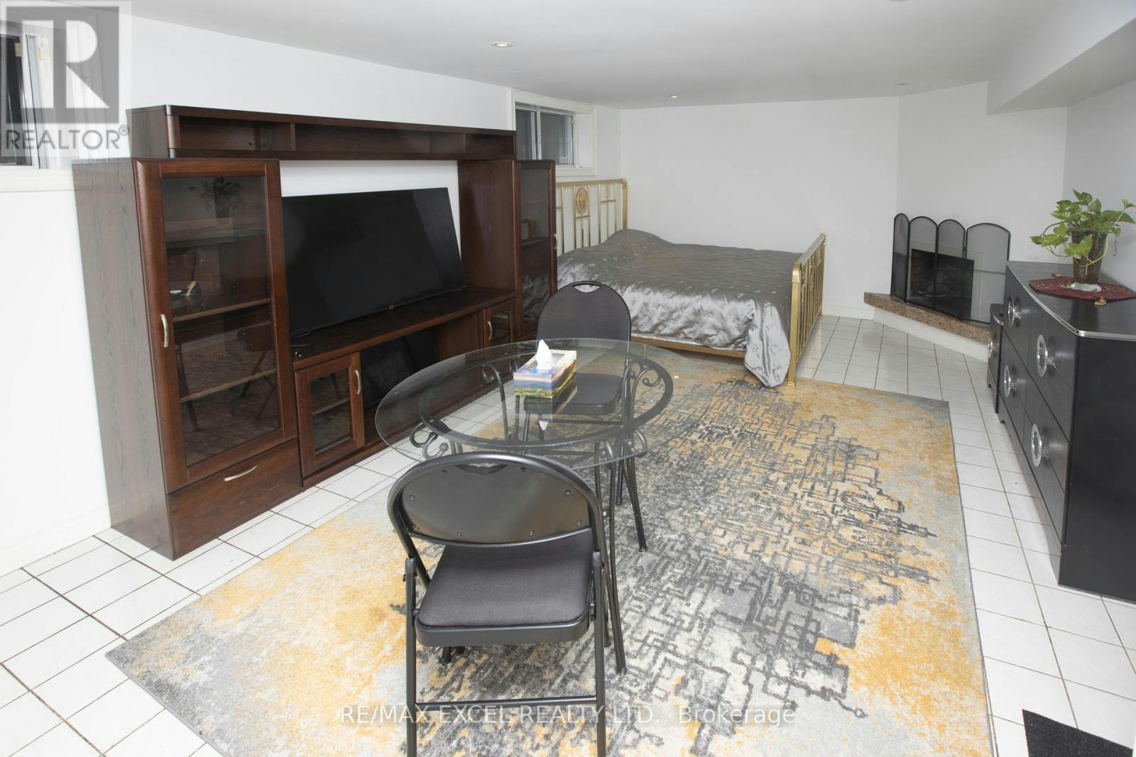 BACHLOR-BASEMENT-387 Crosby Avenue, Richmond Hill, ON, L4C 2R8 - 8