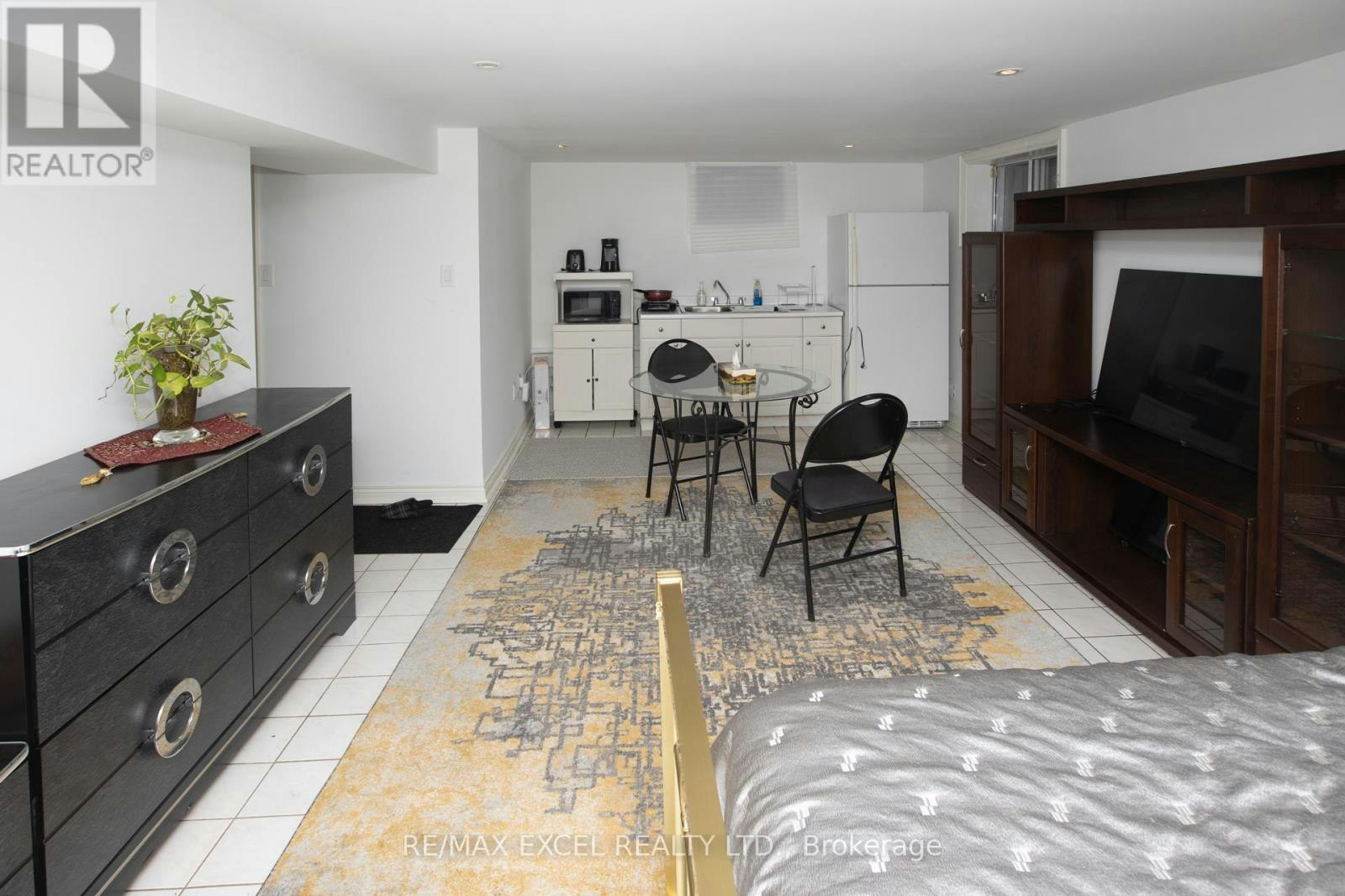 BACHLOR-BASEMENT-387 Crosby Avenue, Richmond Hill, ON, L4C 2R8 - 9