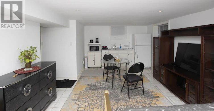 BACHLOR-BASEMENT-387 Crosby Avenue, Richmond Hill, ON, L4C 2R8 - 9