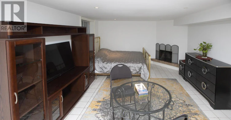 BACHLOR-BASEMENT-387 Crosby Avenue, Richmond Hill, ON, L4C 2R8 - 6