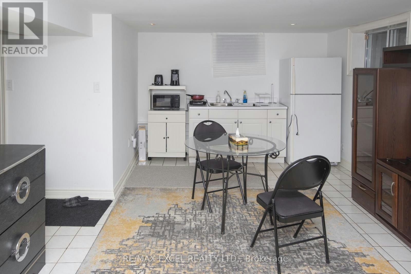 BACHLOR-BASEMENT-387 Crosby Avenue, Richmond Hill, ON, L4C 2R8 - 10