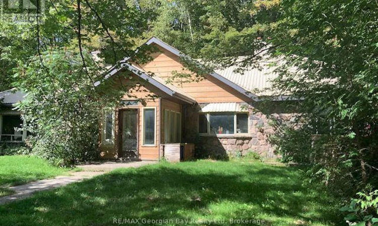 9513 County 93 Rd Road NE