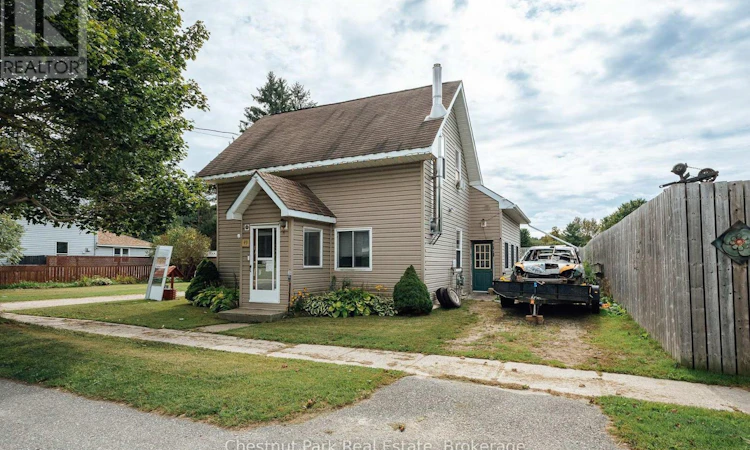 49 Queen Street E