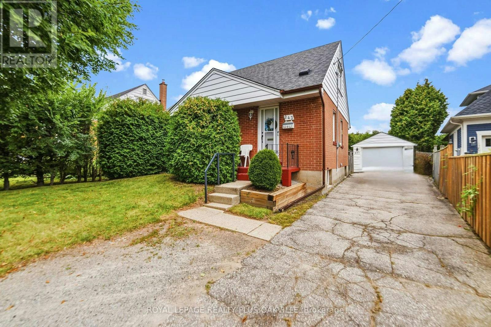 243 Jennings Crescent, Oakville, ON, L6L 1W2