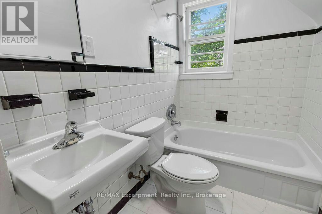 4-425 Burlington Avenue, Burlington, ON, L7S 1R3 - 9