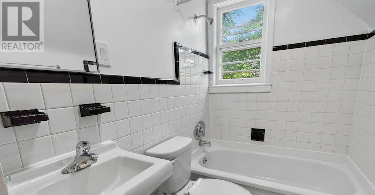 4-425 Burlington Avenue, Burlington, ON, L7S 1R3 - 9