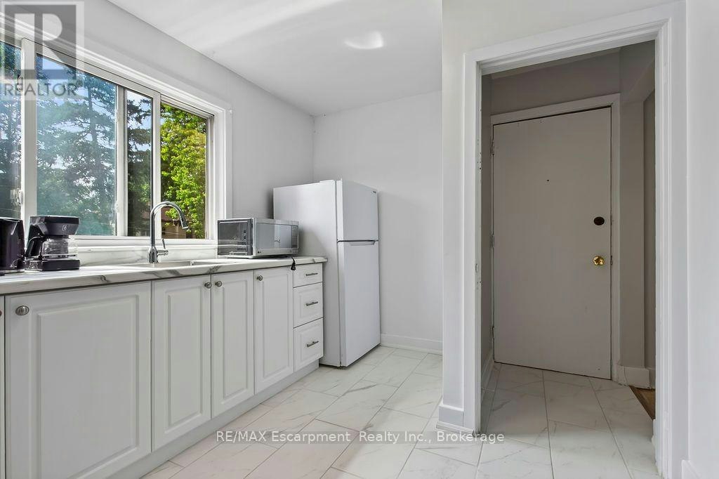 4-425 Burlington Avenue, Burlington, ON, L7S 1R3 - 11