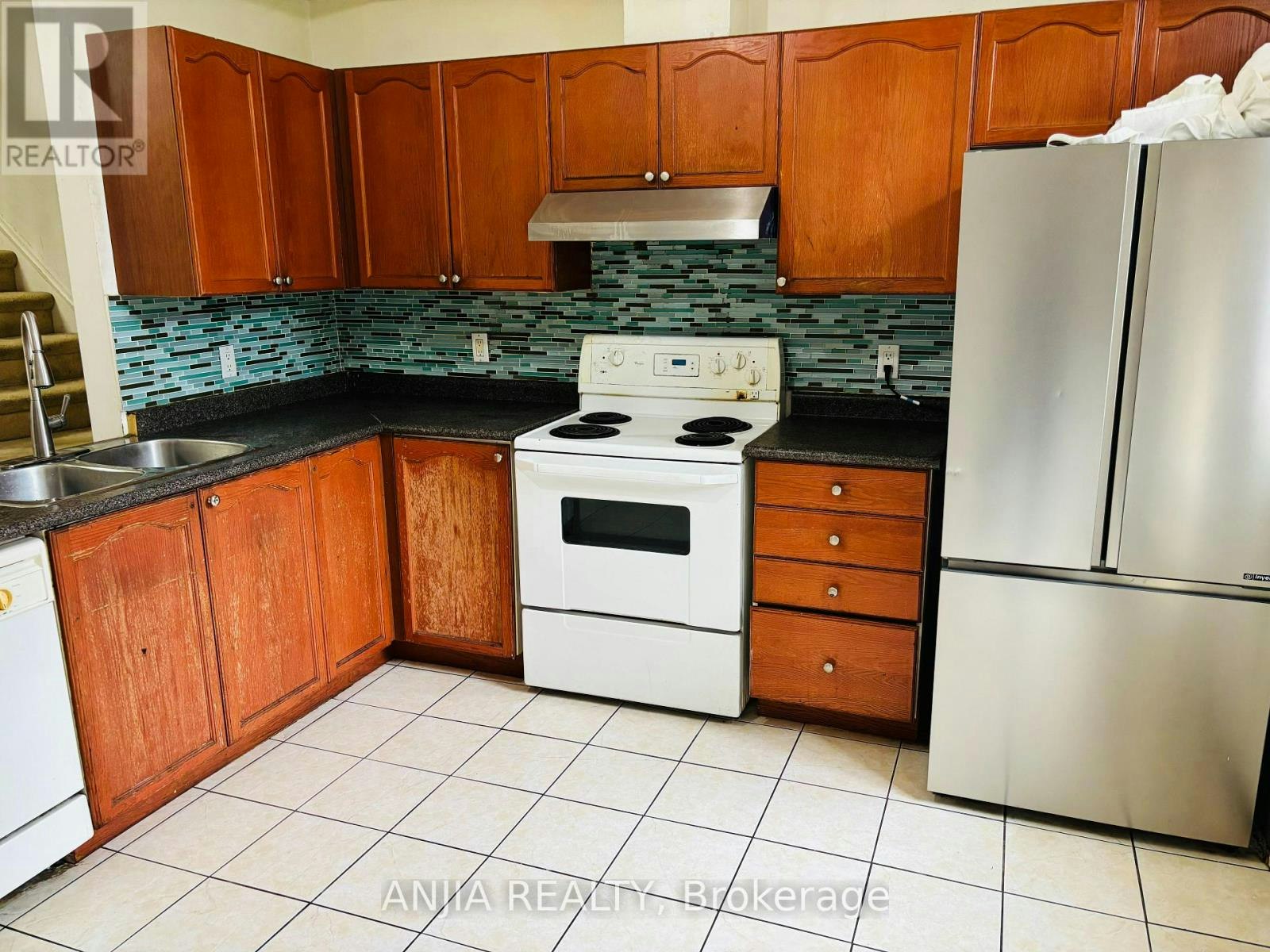 40-901 Kennedy Road, Toronto, ON, M1K 2E9 - 5