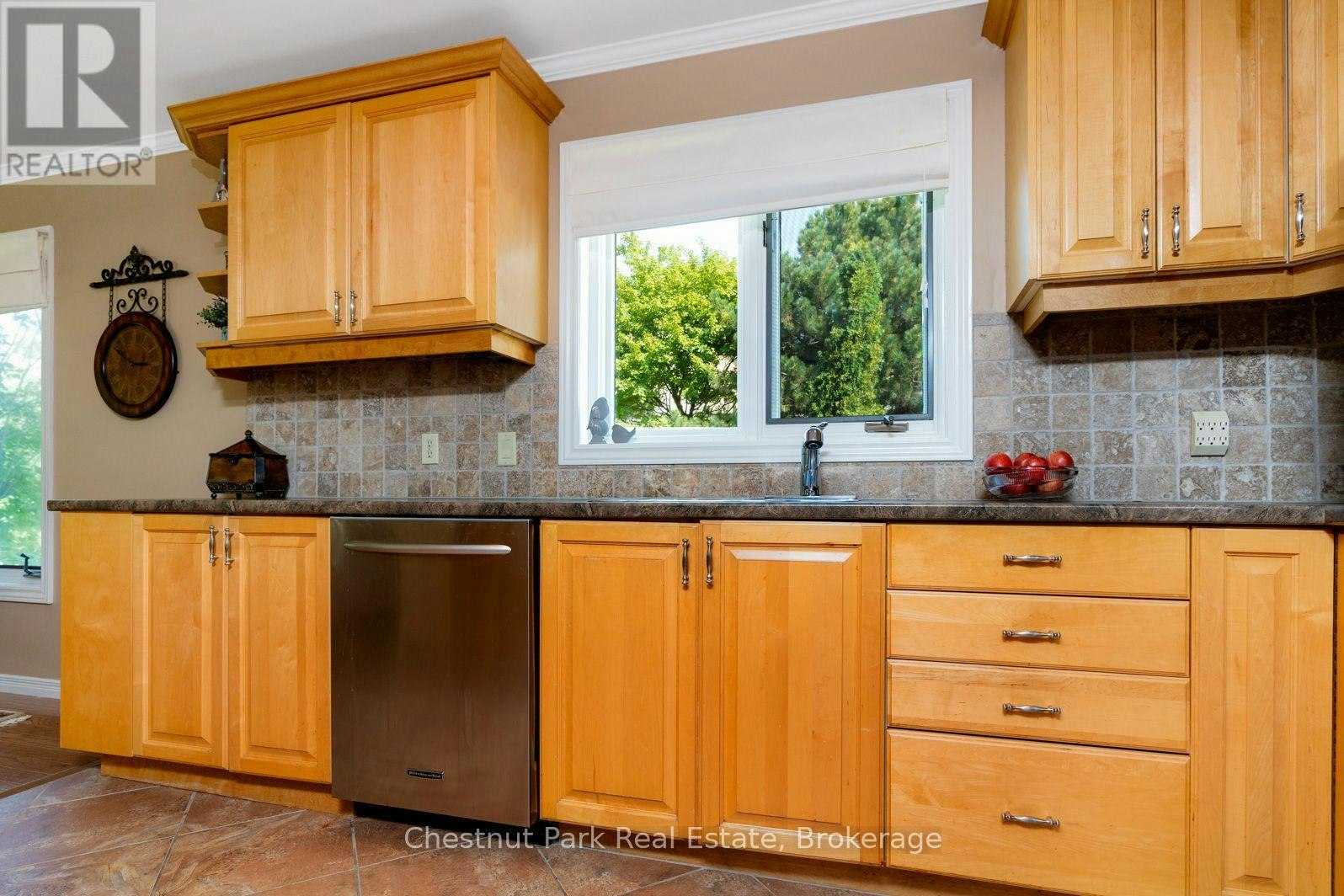 110 Laurie's Court, Blue Mountains, ON, L9Y 0L4 - 12