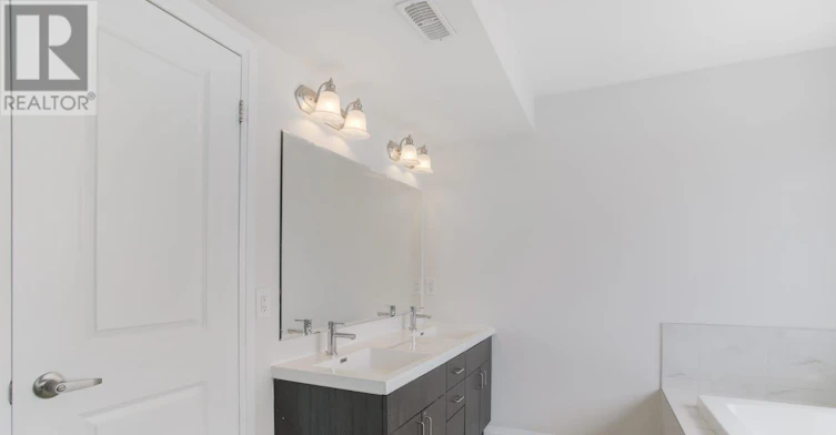 2-130 Frederick Tisdale Drive, Toronto, ON, M3K 0A5 - 18