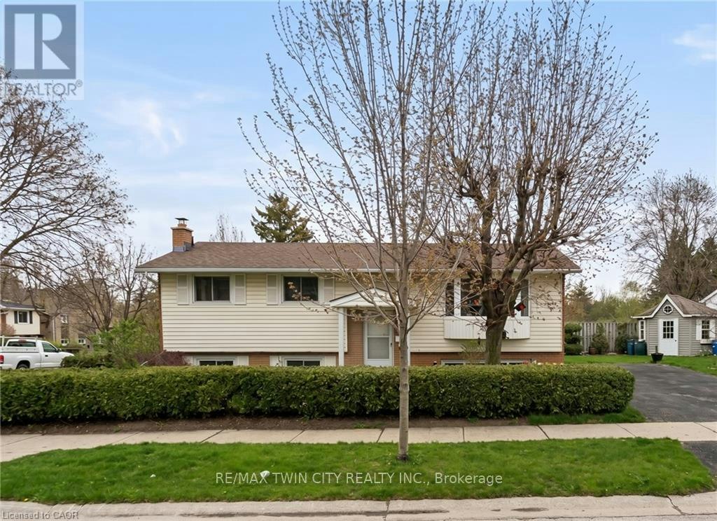 602 Highpoint Avenue, Waterloo, ON, N2L 4N1