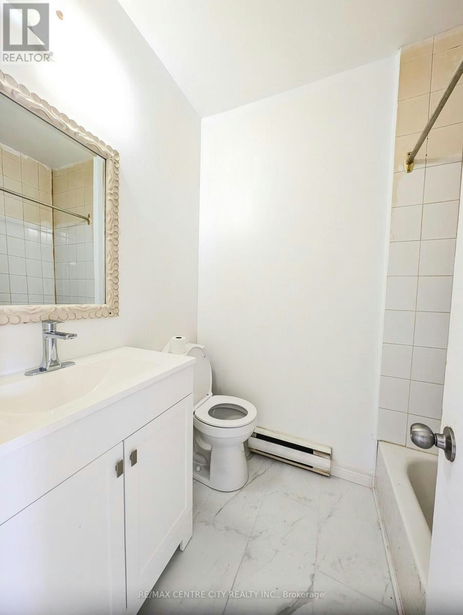 2-827 Talbot Street, St. Thomas, ON, N5P 1C3 - 3