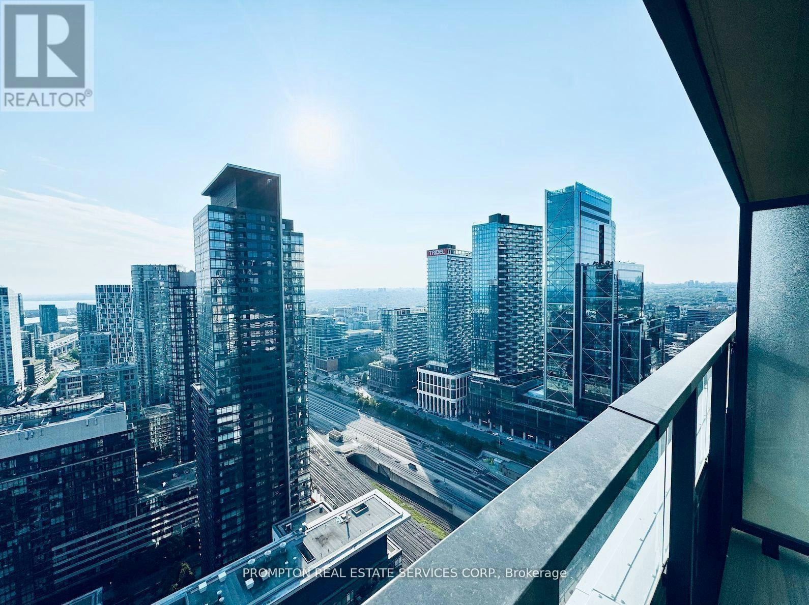 4101-3 Concord Cityplace Way, Toronto, ON, M5V 0X4 - 11