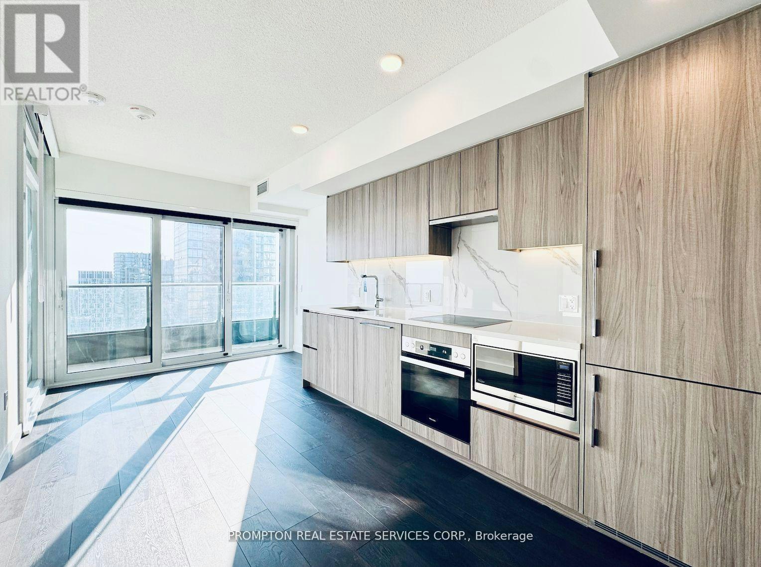 4101-3 Concord Cityplace Way, Toronto, ON, M5V 0X4 - 4