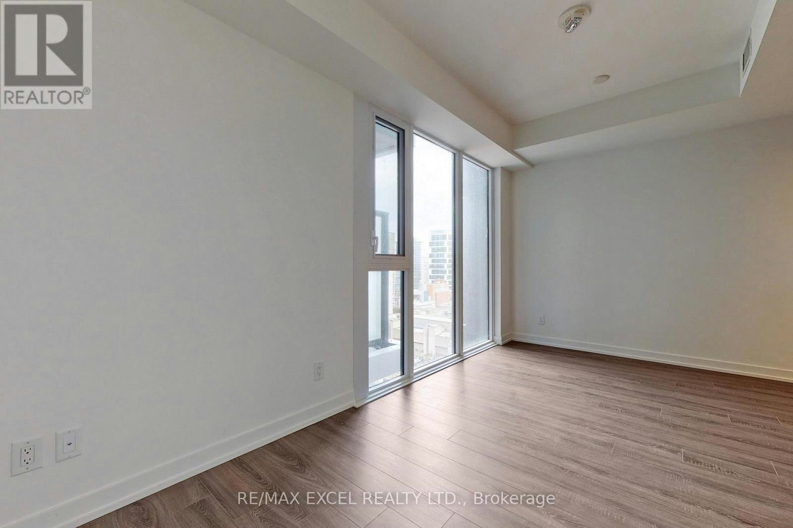 1720-20 Edward Street, Toronto, ON, M5G 1C9 - 11