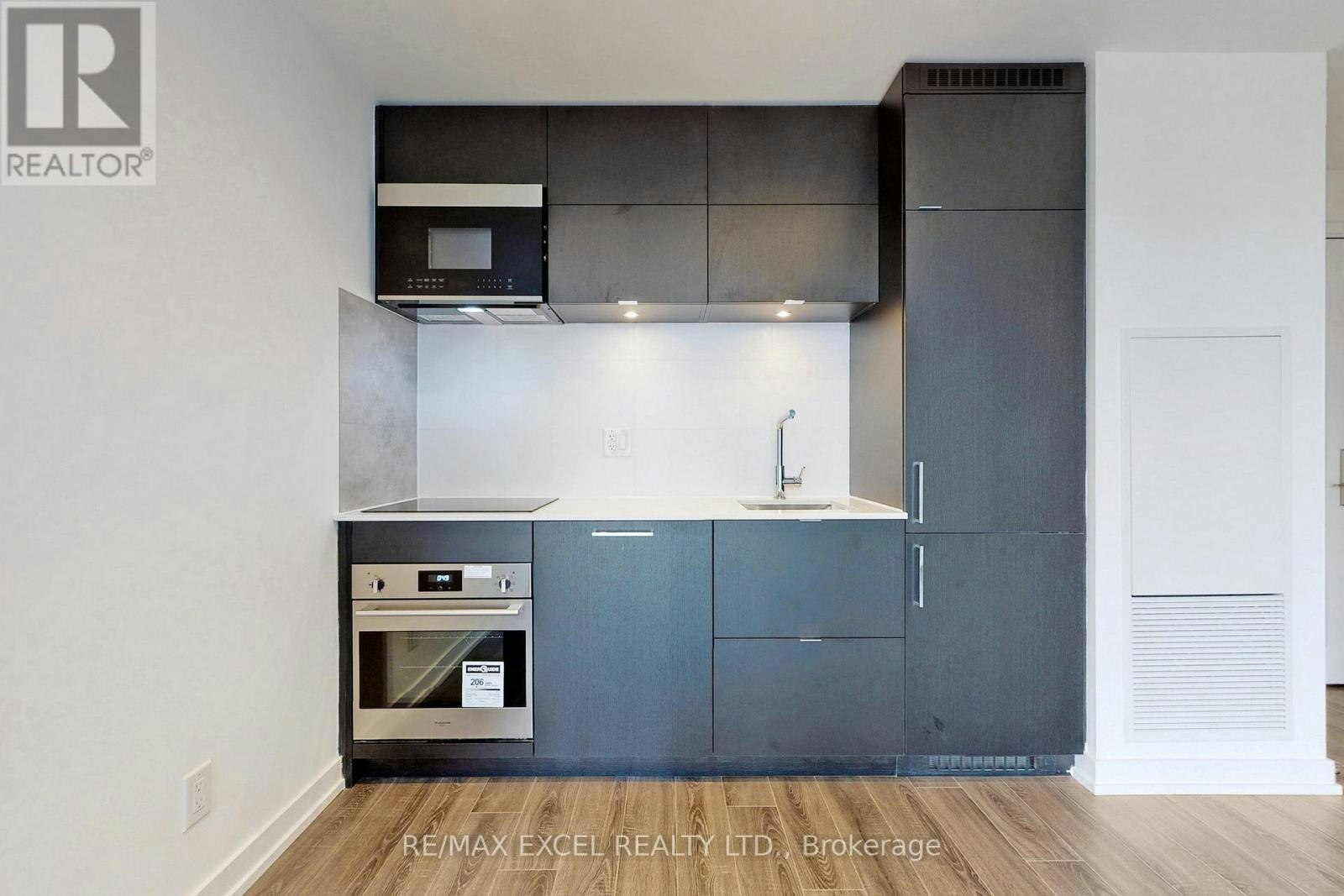 1720-20 Edward Street, Toronto, ON, M5G 1C9 - 16