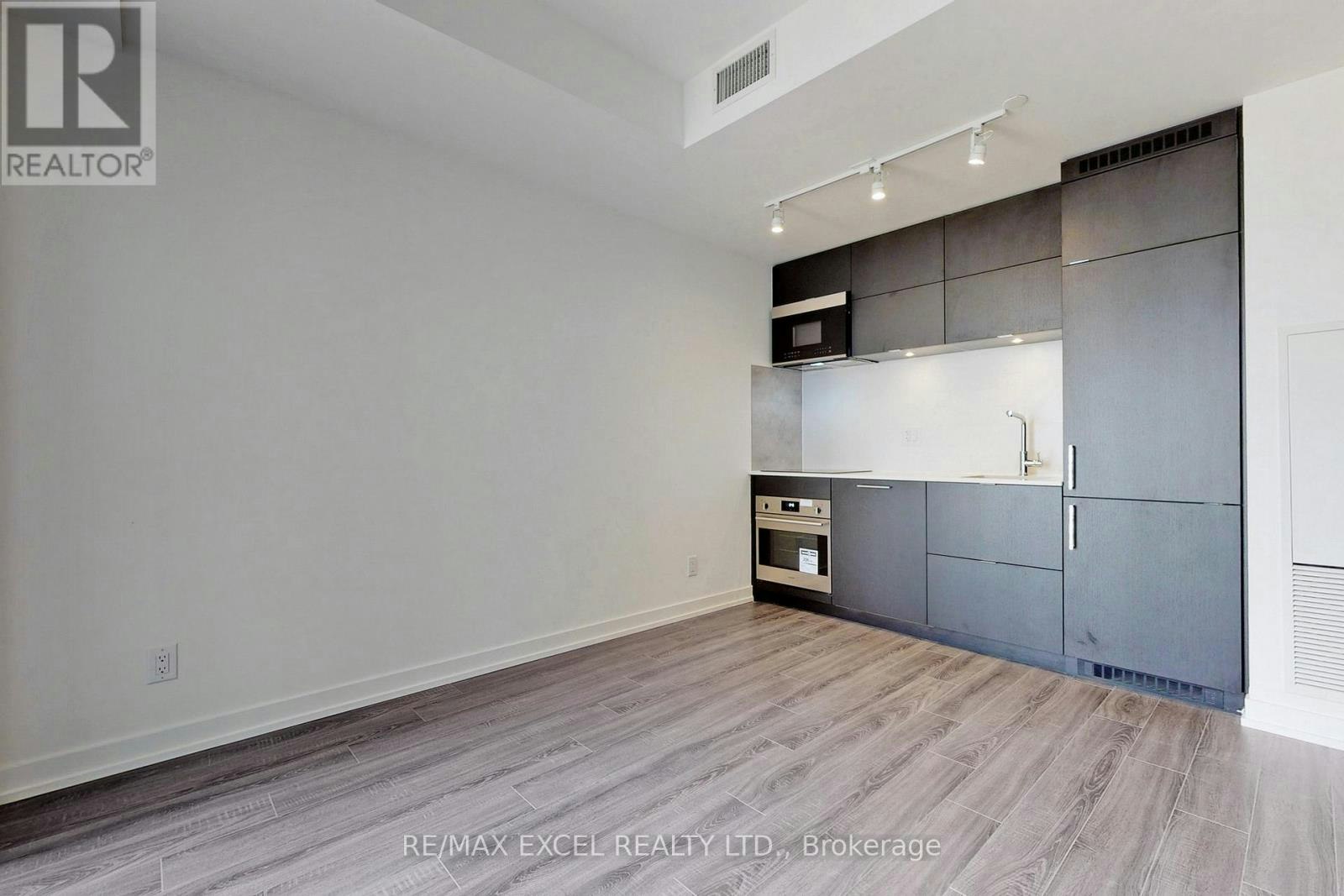 1720-20 Edward Street, Toronto, ON, M5G 1C9 - 15