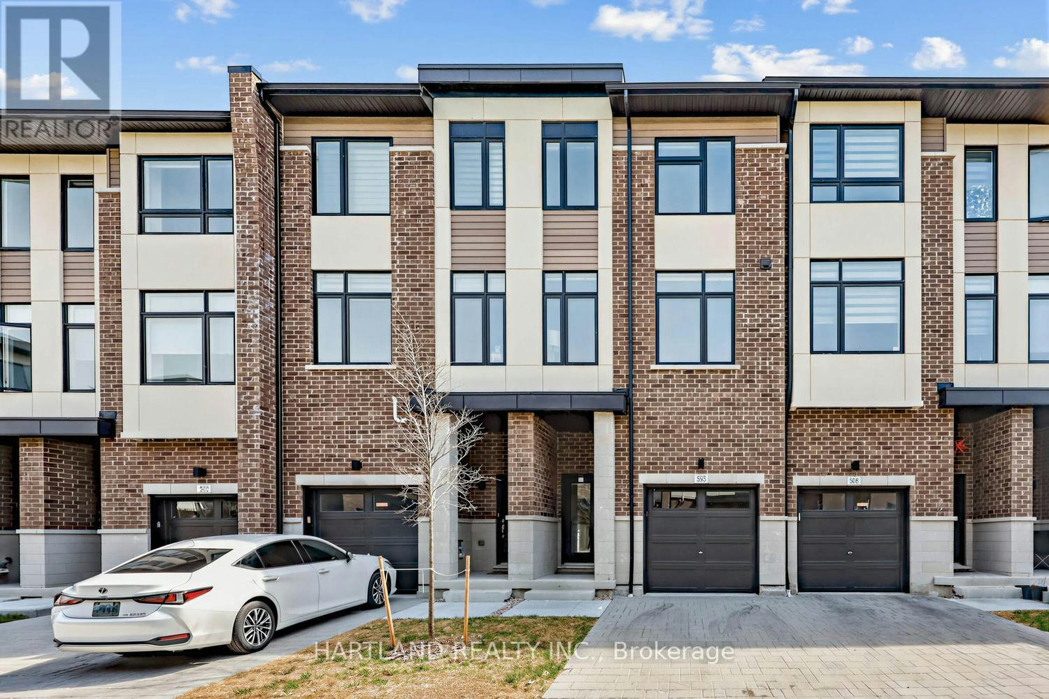 405-1695 Dersan Street, Pickering, ON, L1X 0S9