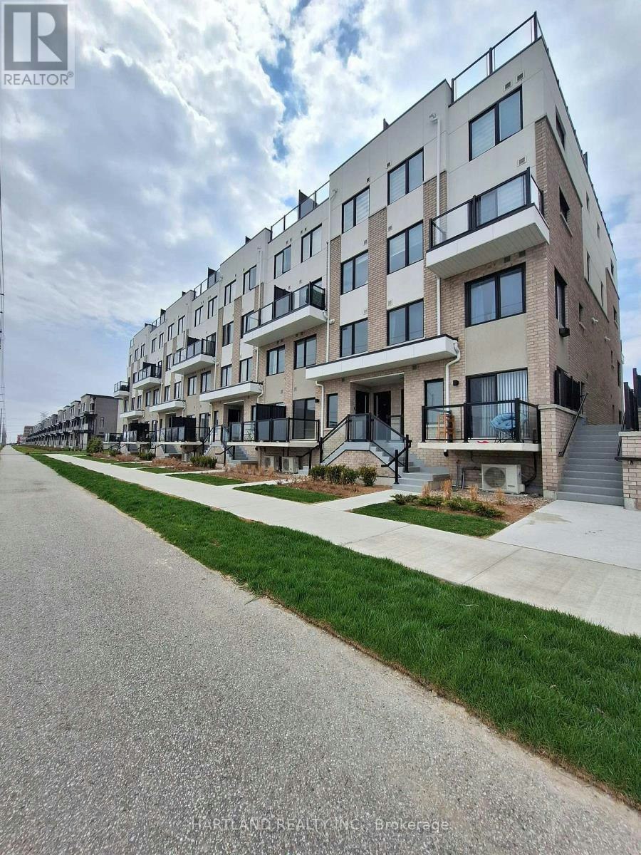 304-1695 Dersan Street, Pickering, ON, L1X 0S9