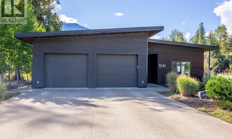 1061 Cashato Crescent