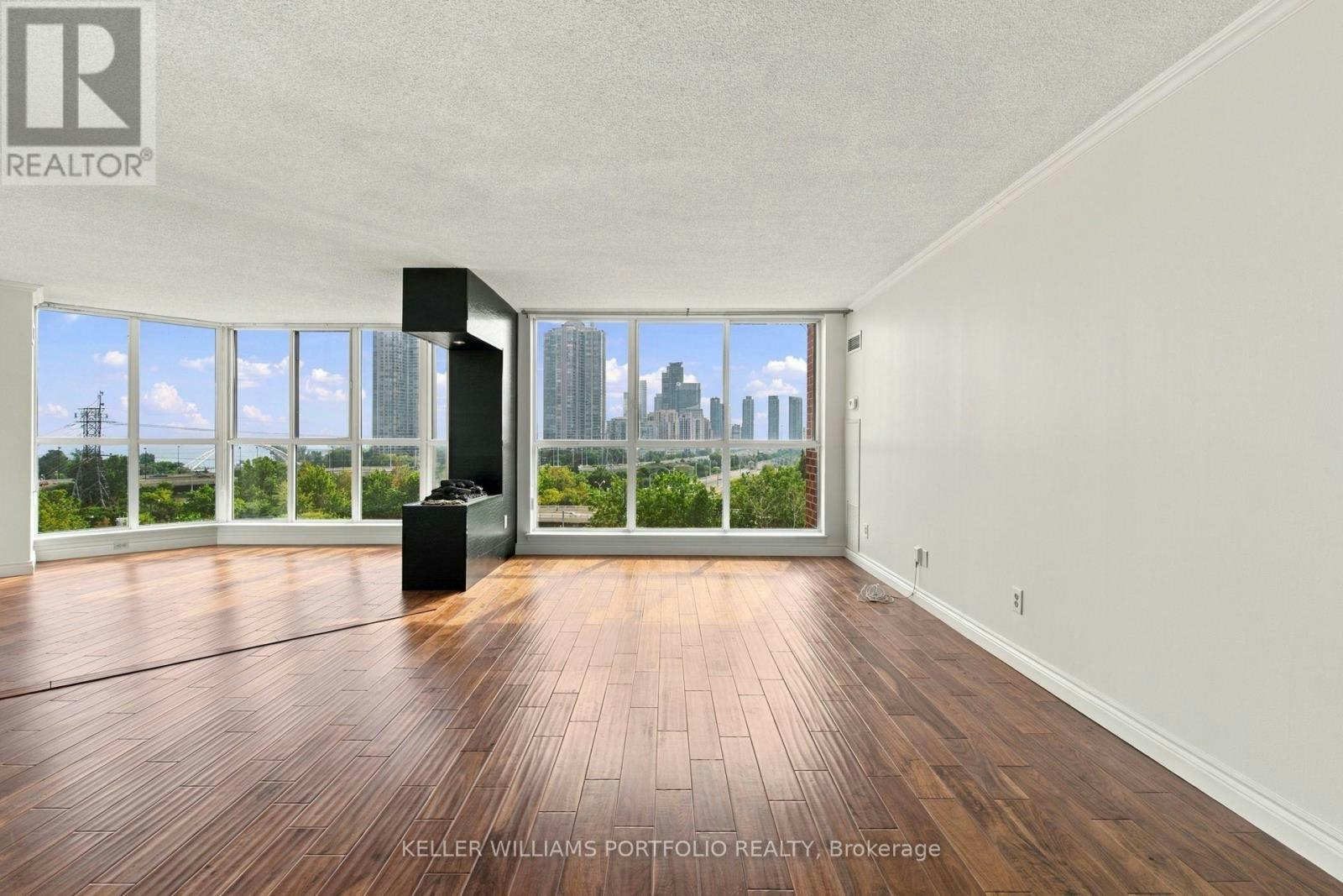 940-22 Southport Street, Toronto, ON, M6S 4Y9 - 8