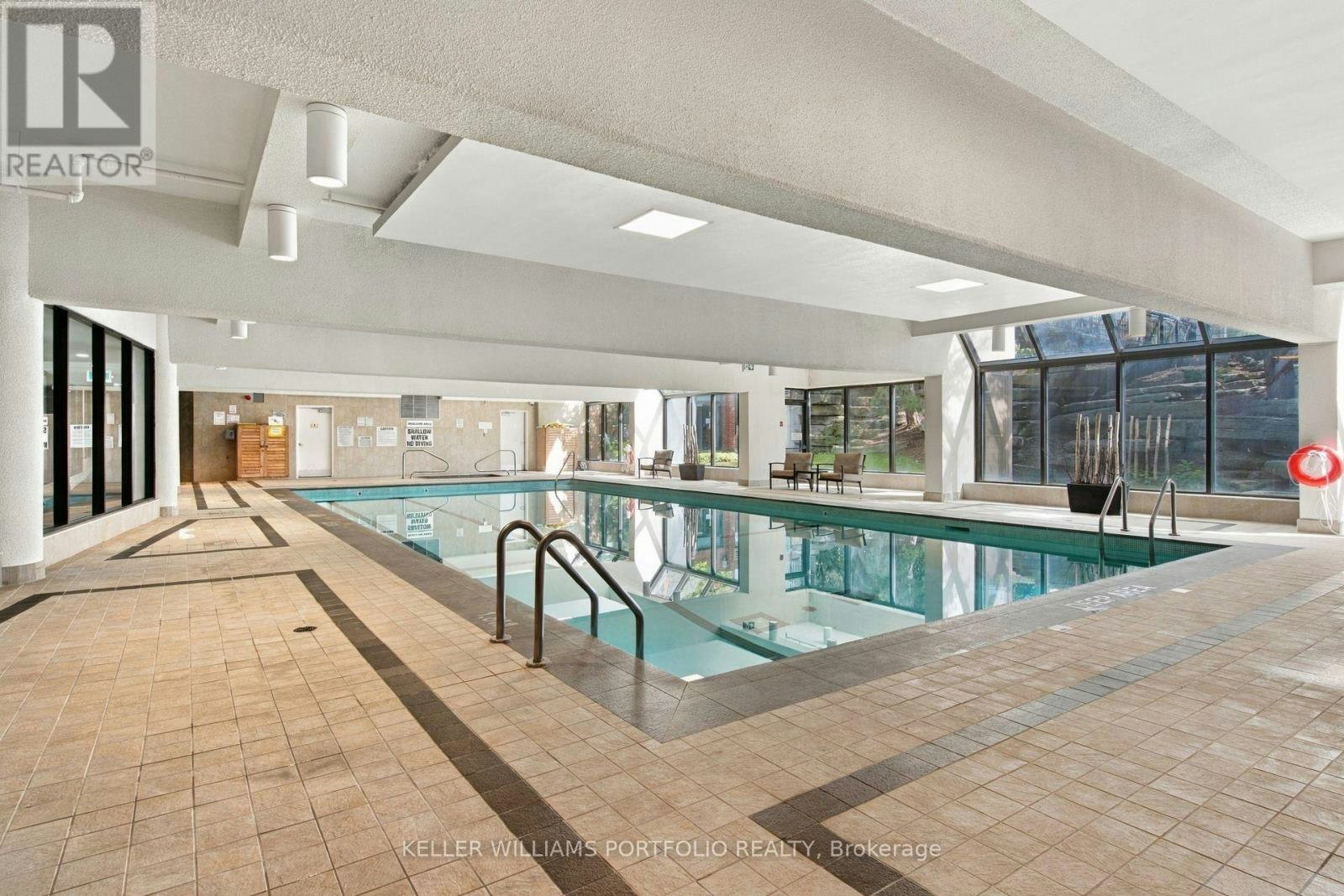 940-22 Southport Street, Toronto, ON, M6S 4Y9 - 34