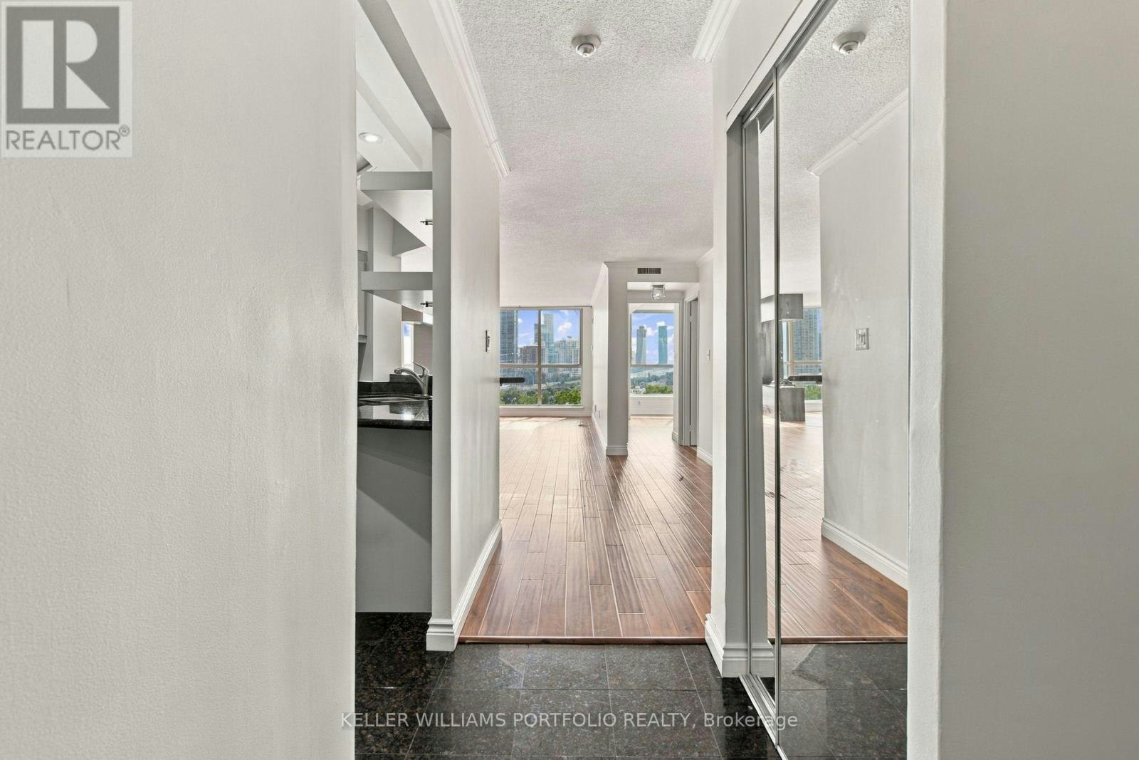 940-22 Southport Street, Toronto, ON, M6S 4Y9 - 12