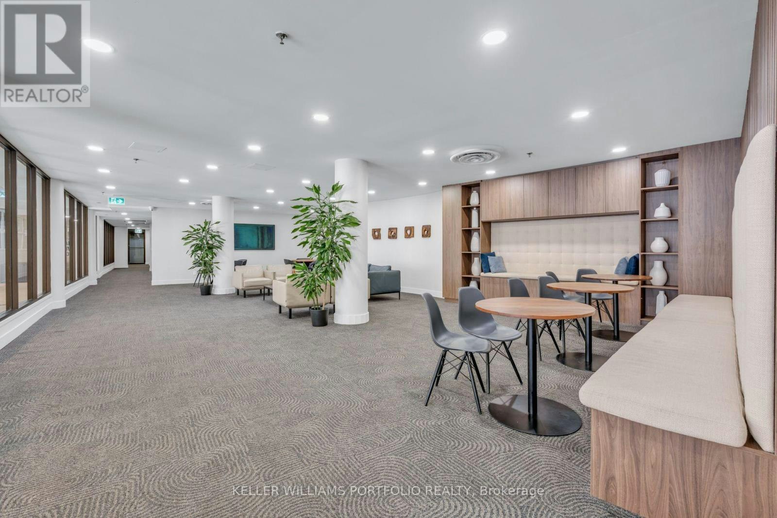 940-22 Southport Street, Toronto, ON, M6S 4Y9 - 32