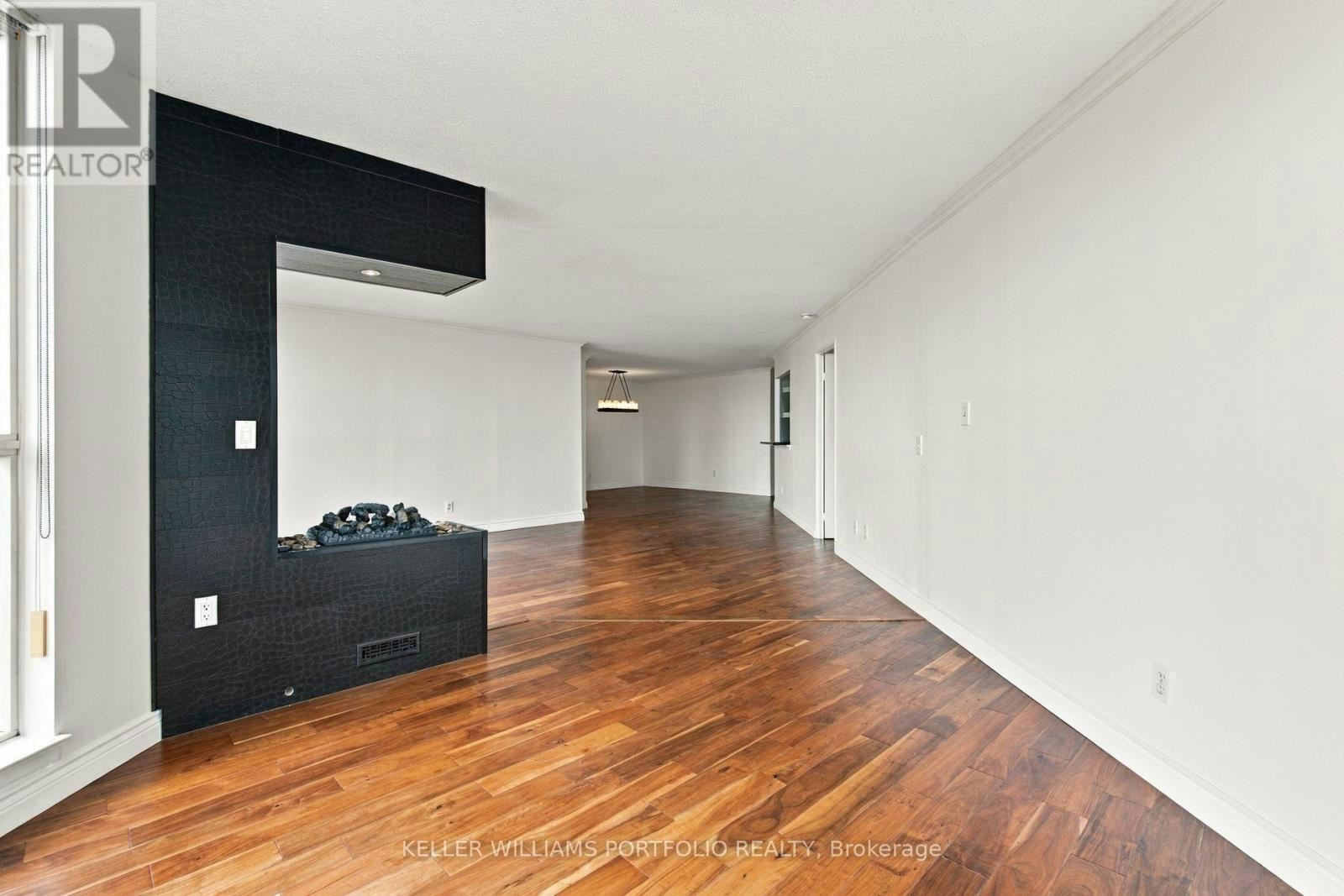 940-22 Southport Street, Toronto, ON, M6S 4Y9 - 18