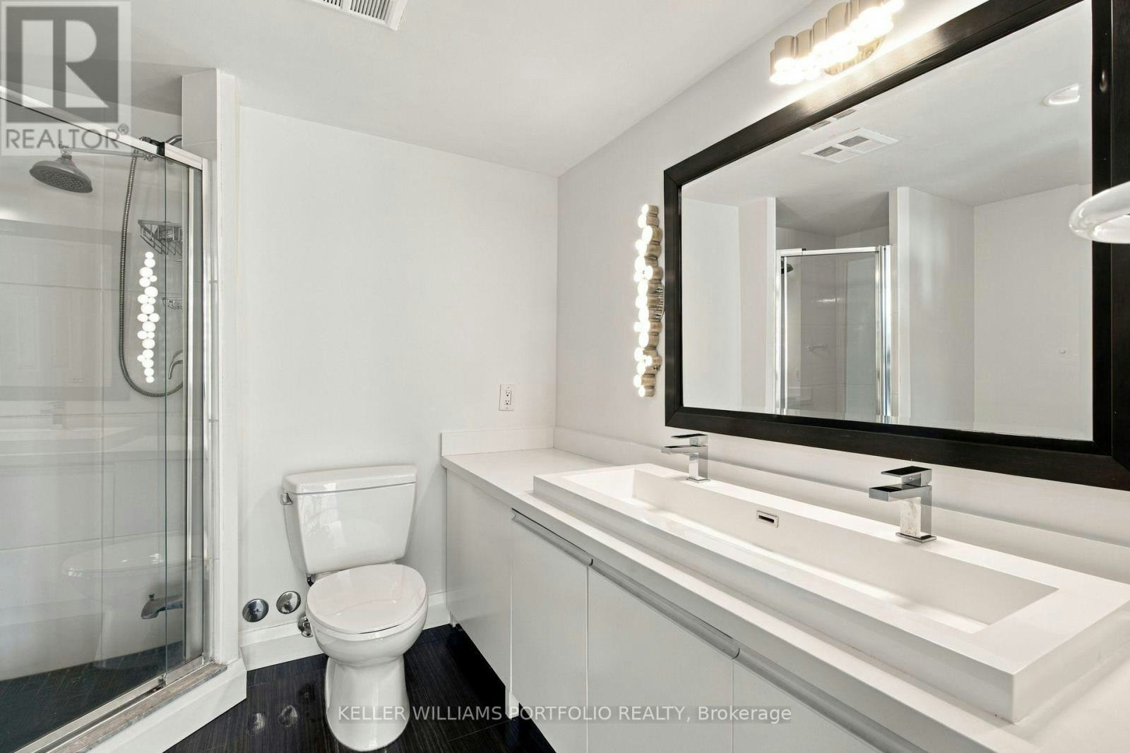 940-22 Southport Street, Toronto, ON, M6S 4Y9 - 22