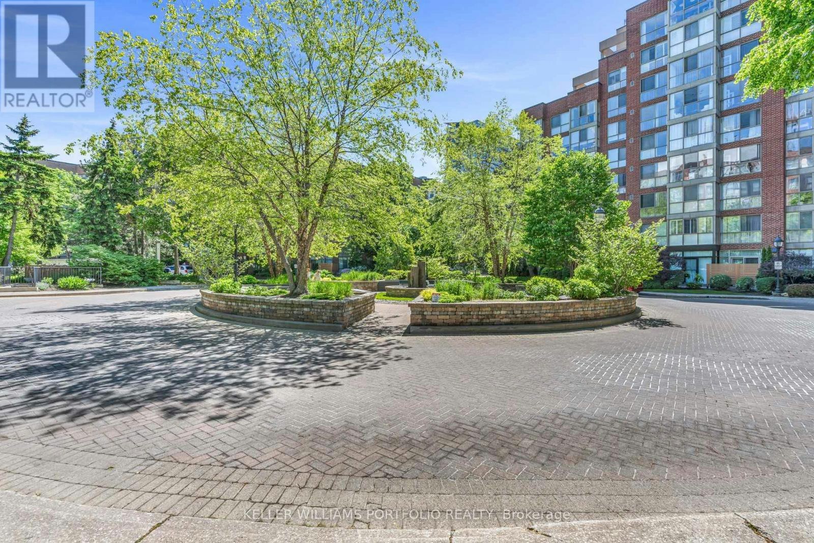 940-22 Southport Street, Toronto, ON, M6S 4Y9 - 38