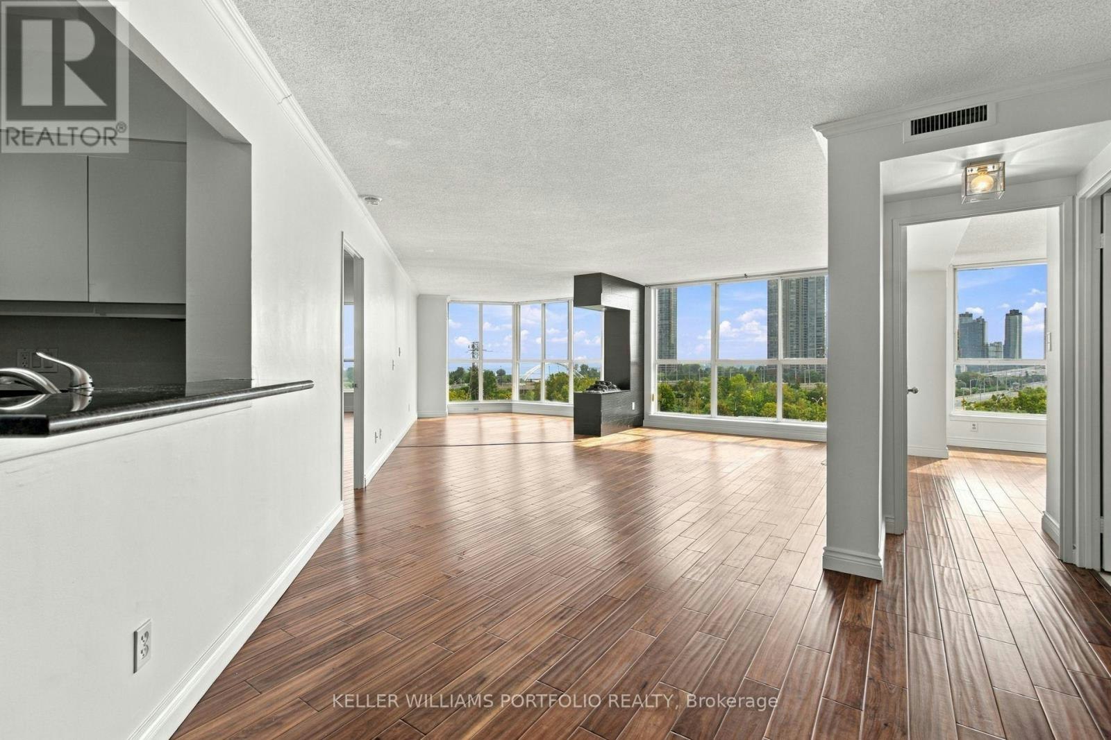 940-22 Southport Street, Toronto, ON, M6S 4Y9 - 7