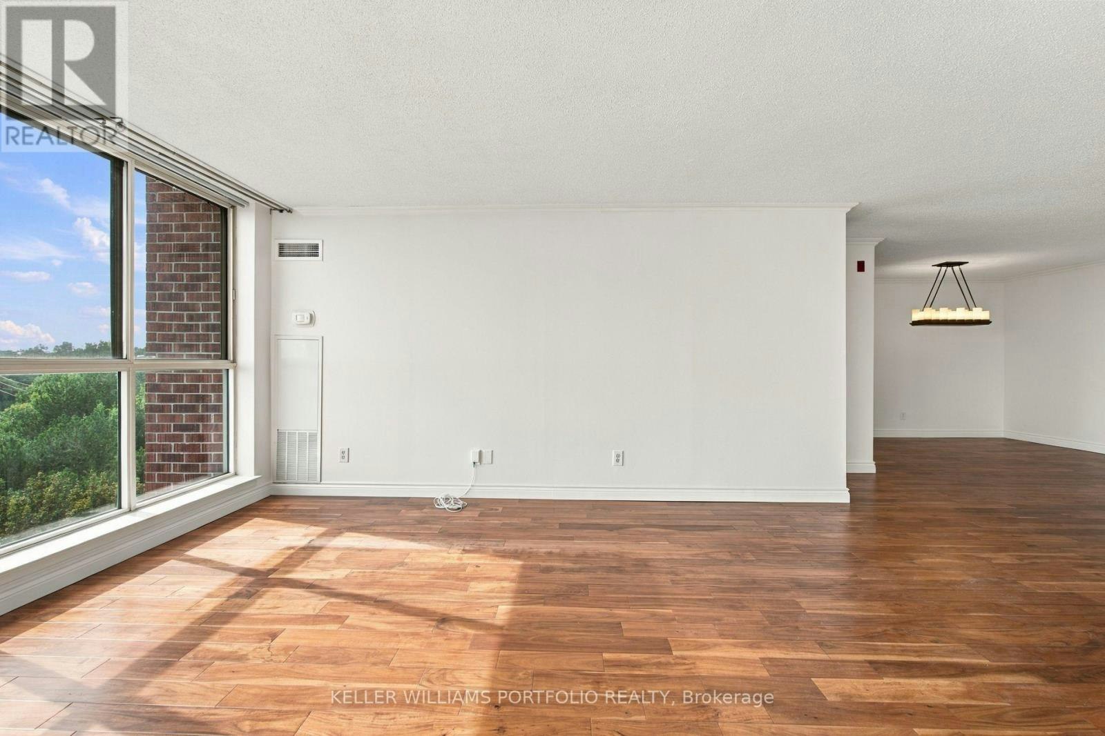 940-22 Southport Street, Toronto, ON, M6S 4Y9 - 10