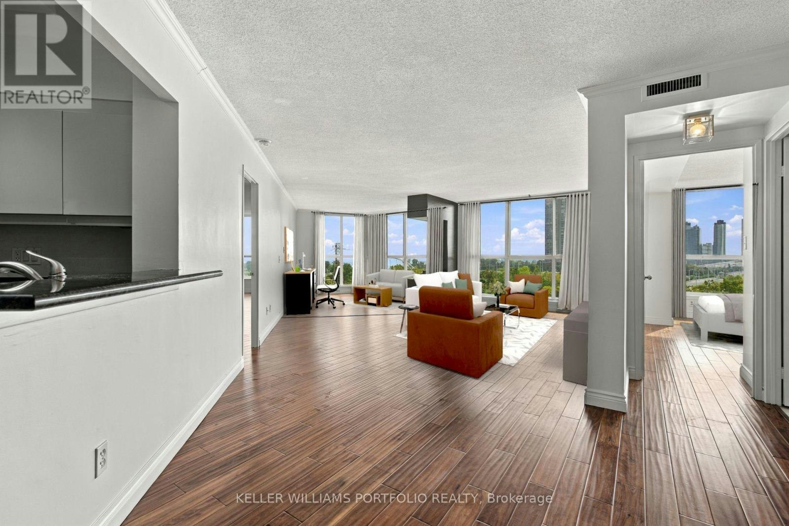940-22 Southport Street, Toronto, ON, M6S 4Y9